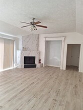 4030 Knoll Glen Dr in Houston, TX - Building Photo - Building Photo