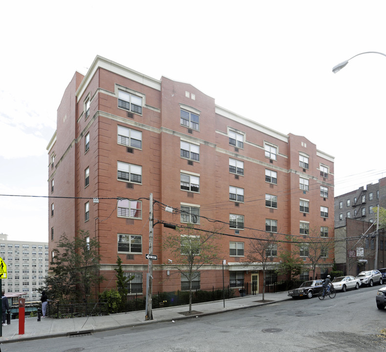 1750 Davidson Ave in Bronx, NY - Building Photo