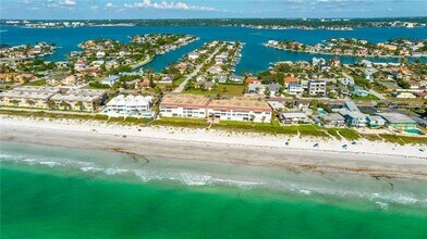 2900 Gulf Blvd, Unit 307 in Belleair Beach, FL - Foto de edificio - Building Photo