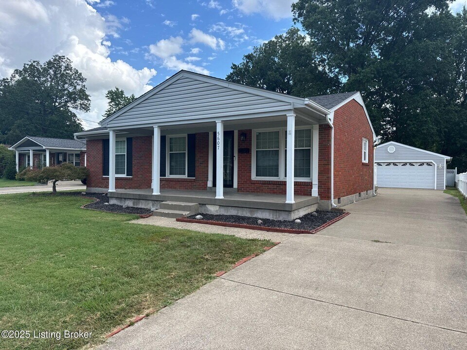 5607 Elmer Ln in Louisville, KY - Building Photo