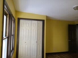 31 Leyfred Ter, Unit 3 in Springfield, MA - Building Photo