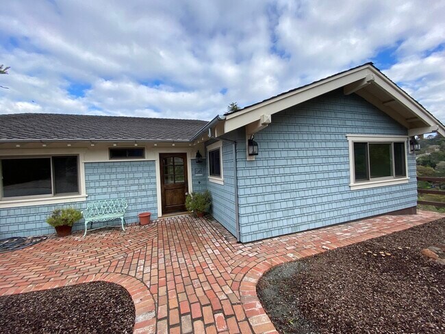 845 Viewridge Dr in San Mateo, CA - Building Photo - Building Photo
