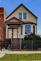 2139 N Karlov Ave in Chicago, IL - Building Photo