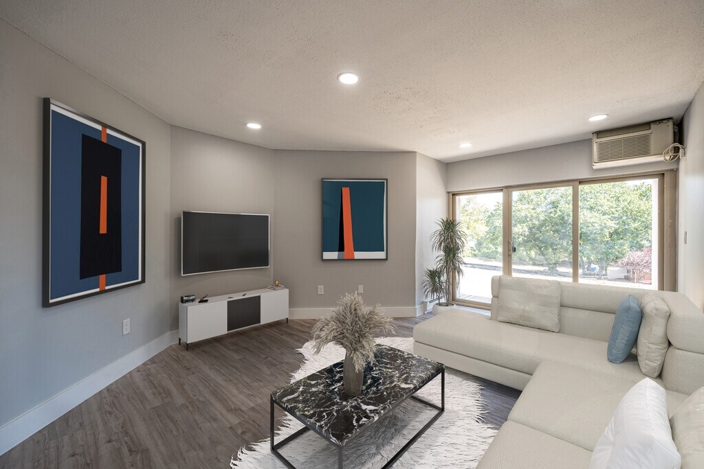 Whitewood Pond Apartments North Haven, CT Apartments