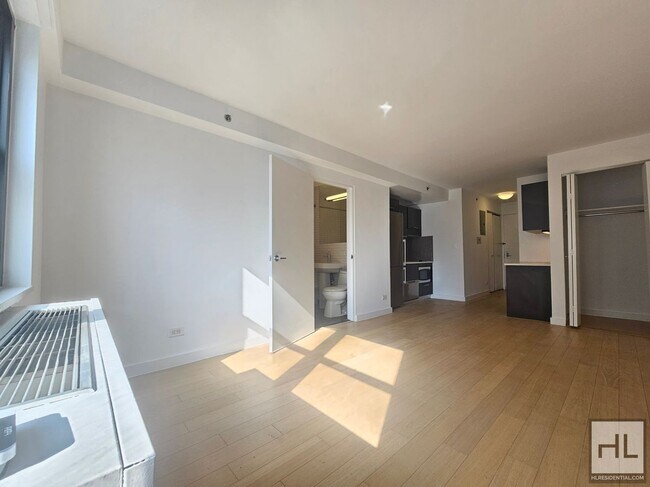 East 39th Street in New York, NY - Building Photo - Building Photo