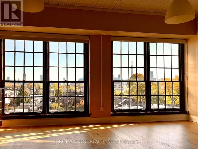 property at 183 Dovercourt Rd