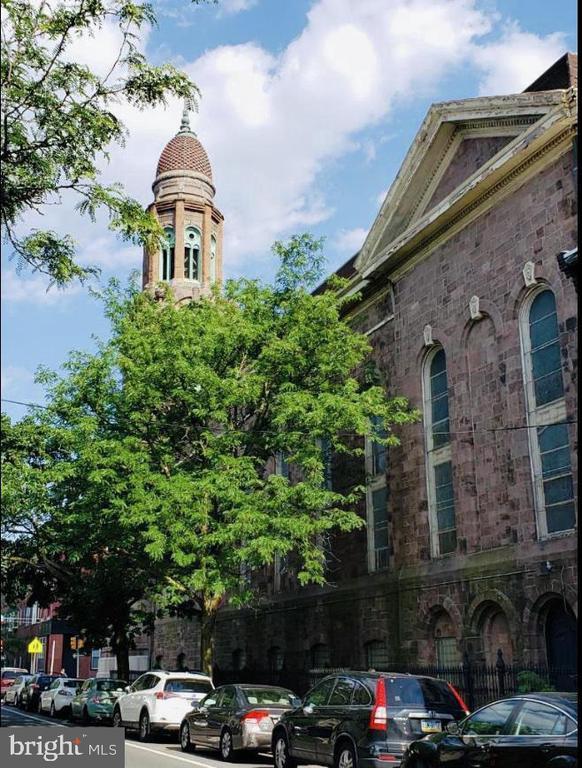 property at 2018 Christian St