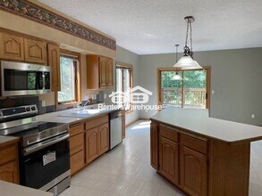 9142 Cambridge Alcove in Woodbury, MN - Building Photo - Building Photo