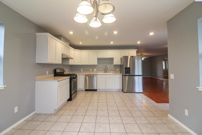 7128 W 3rd Pl in Kennewick, WA - Foto de edificio - Building Photo