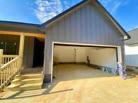 232 Sylvan Rd in Columbus, MS - Building Photo