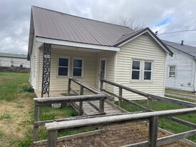 1804 Bailey St in Columbia, TN - Building Photo