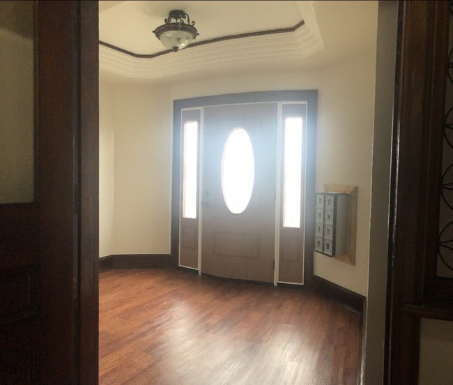 208 Main St, Unit #5 in Binghamton, NY - Foto de edificio - Building Photo