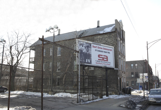 1725 N Ashland Ave in Chicago, IL - Building Photo - Building Photo