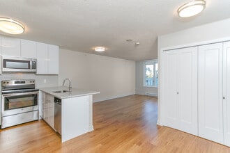 Wesley Place in Vancouver, BC - Building Photo - Interior Photo