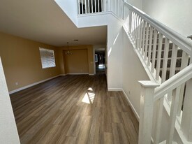 88 W 7th St in Pittsburg, CA - Building Photo
