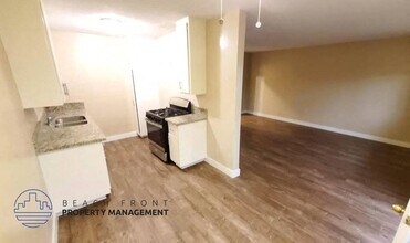 8910 Sepulveda Eastway in Los Angeles, CA - Foto de edificio - Building Photo