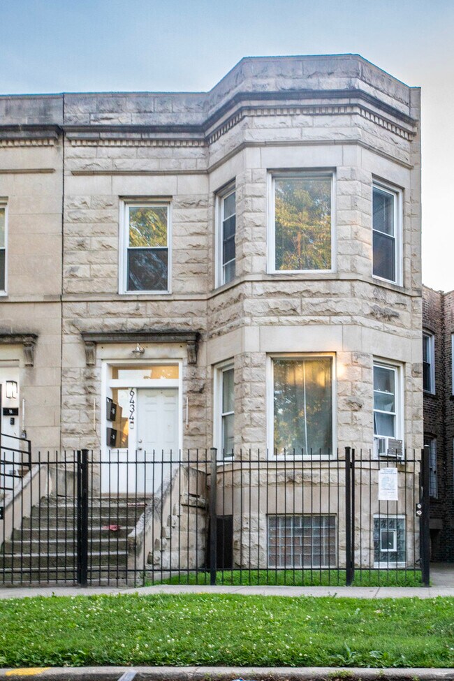 6434 S Eberhart Ave