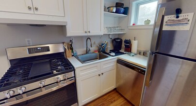 224 Banks St, Unit 6 in Cambridge, MA - Building Photo - Building Photo