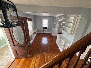 67 Hall Ave in Newport, RI - Building Photo - Building Photo