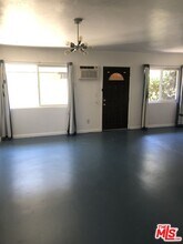 13757 Vanowen St in Los Angeles, CA - Building Photo - Building Photo