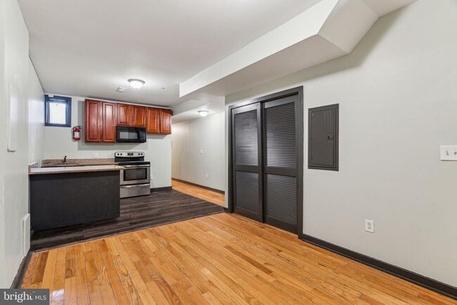 property at 1930 N Gratz St