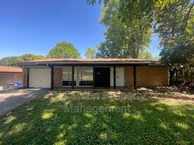 3165 St Catherine St in Florissant, MO - Building Photo