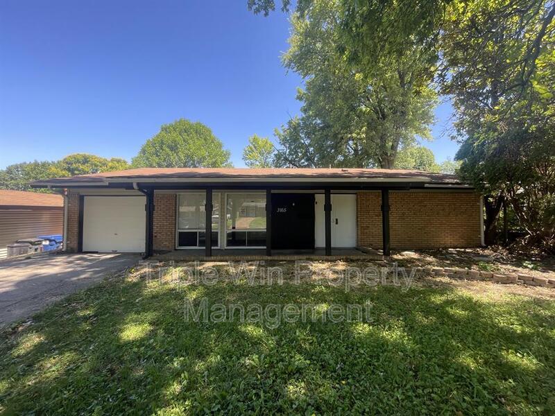 3165 St Catherine St in Florissant, MO - Building Photo