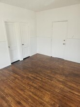 1223 N Chautauqua Ave in Wichita, KS - Building Photo - Building Photo