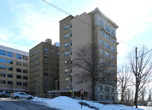 University Tower Senior Apartments in Cleveland, OH - Building Photo - Building Photo