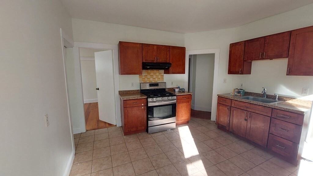 19 Regina Rd, Unit 1 in Boston, MA - Building Photo