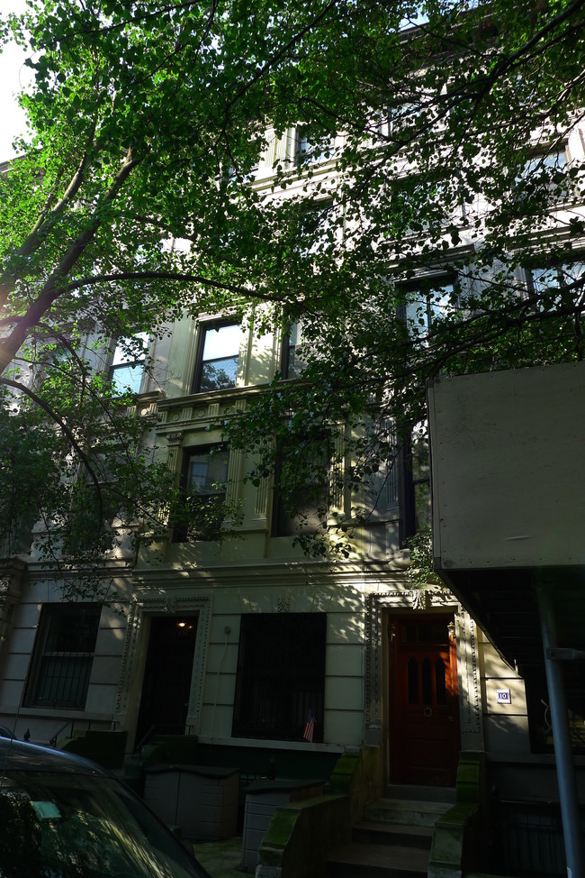 12 E 95th St in New York, NY - Building Photo - Building Photo