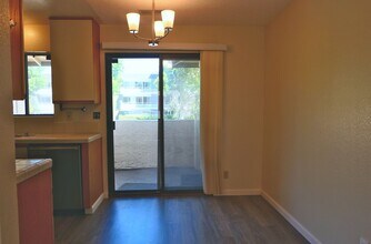 695 S Knickerbocker Dr in Sunnyvale, CA - Building Photo - Building Photo