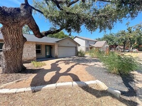 8021 Scotland Yard in Austin, TX - Building Photo - Building Photo