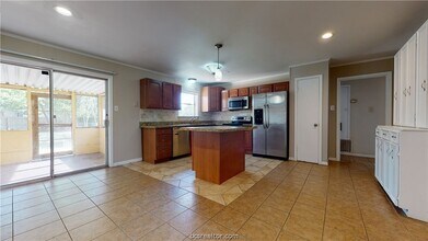 1207 Lawyer St in College Station, TX - Building Photo - Building Photo