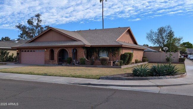 1445 E Redmon Dr in Tempe, AZ - Building Photo - Building Photo