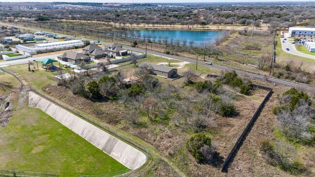 10801 Bradshaw Rd in Austin, TX - Building Photo - Building Photo