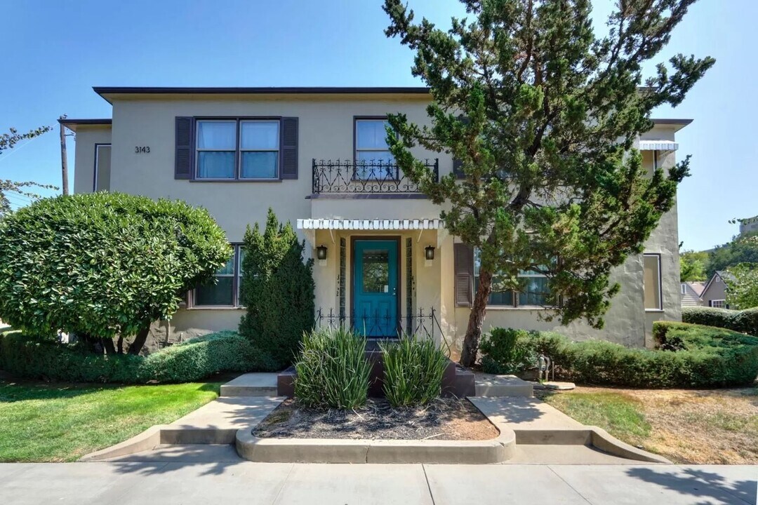 3143 Freeport Blvd, Unit 2 in Sacramento, CA - Building Photo