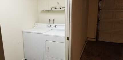 6700 Nottingham Ln in Bakersfield, CA - Building Photo - Building Photo
