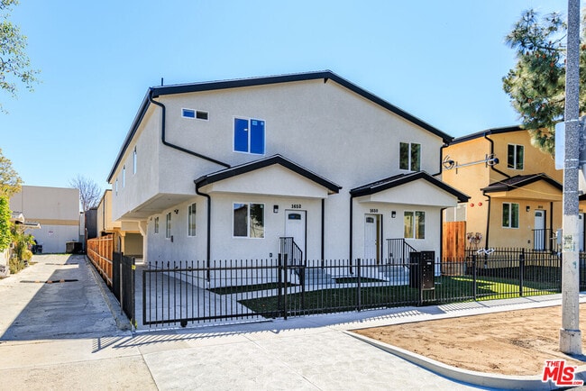 property at 1640 Murchison St