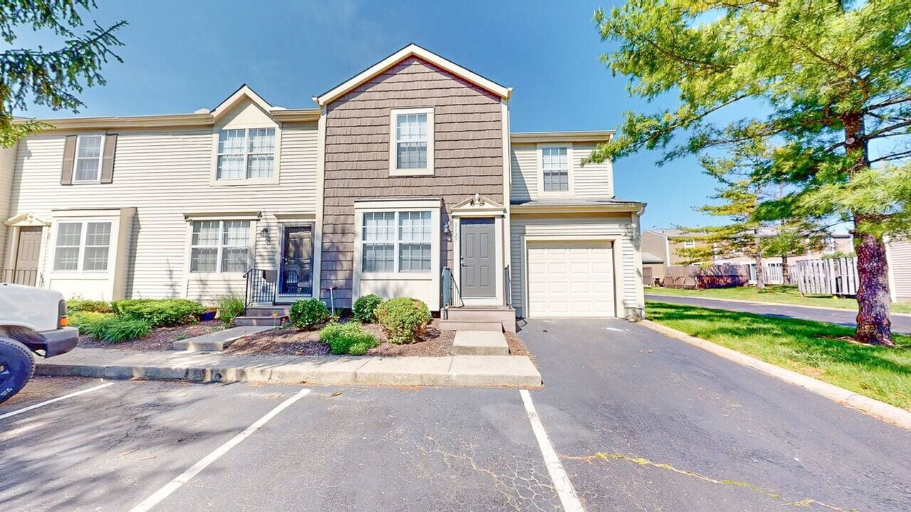 5127 Singleton Dr in Hilliard, OH - Building Photo