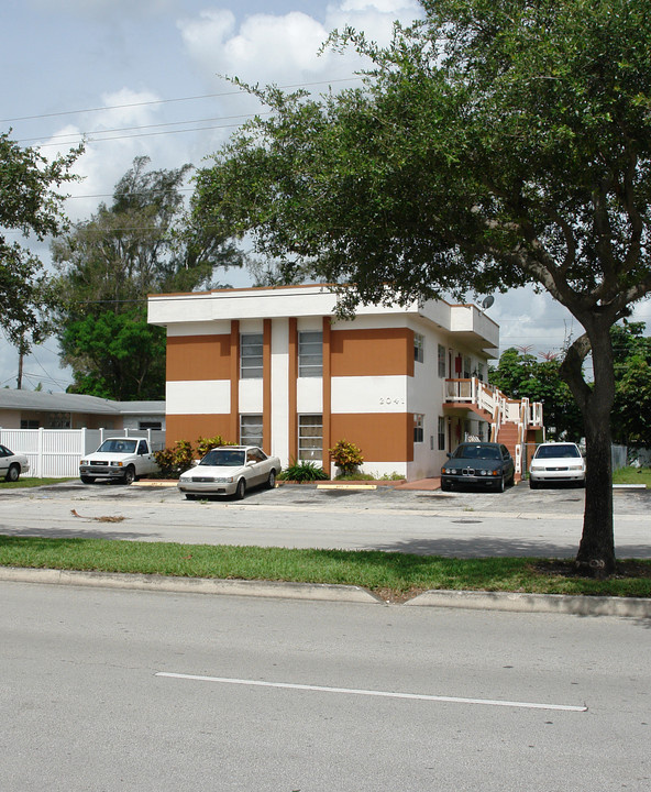 2041 NW 64th Ave in Fort Lauderdale, FL - Building Photo