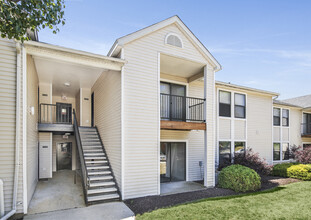 Boulder Pointe Apartments in Middletown, NY - Foto de edificio - Building Photo