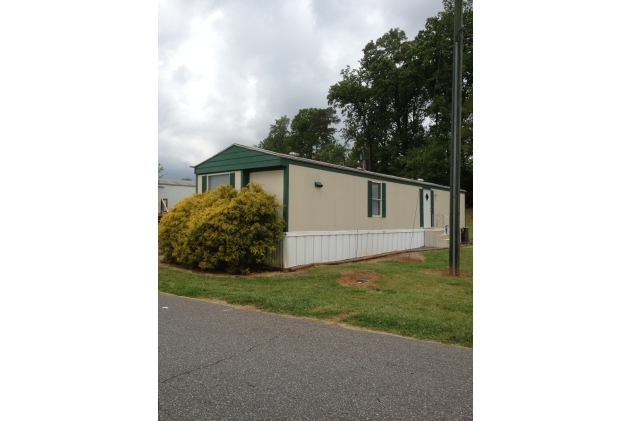 Bradford Crossing MHP in Morganton, NC - Building Photo