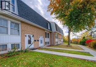 206 Green Valley Dr in Kitchener, ON - Building Photo - Building Photo