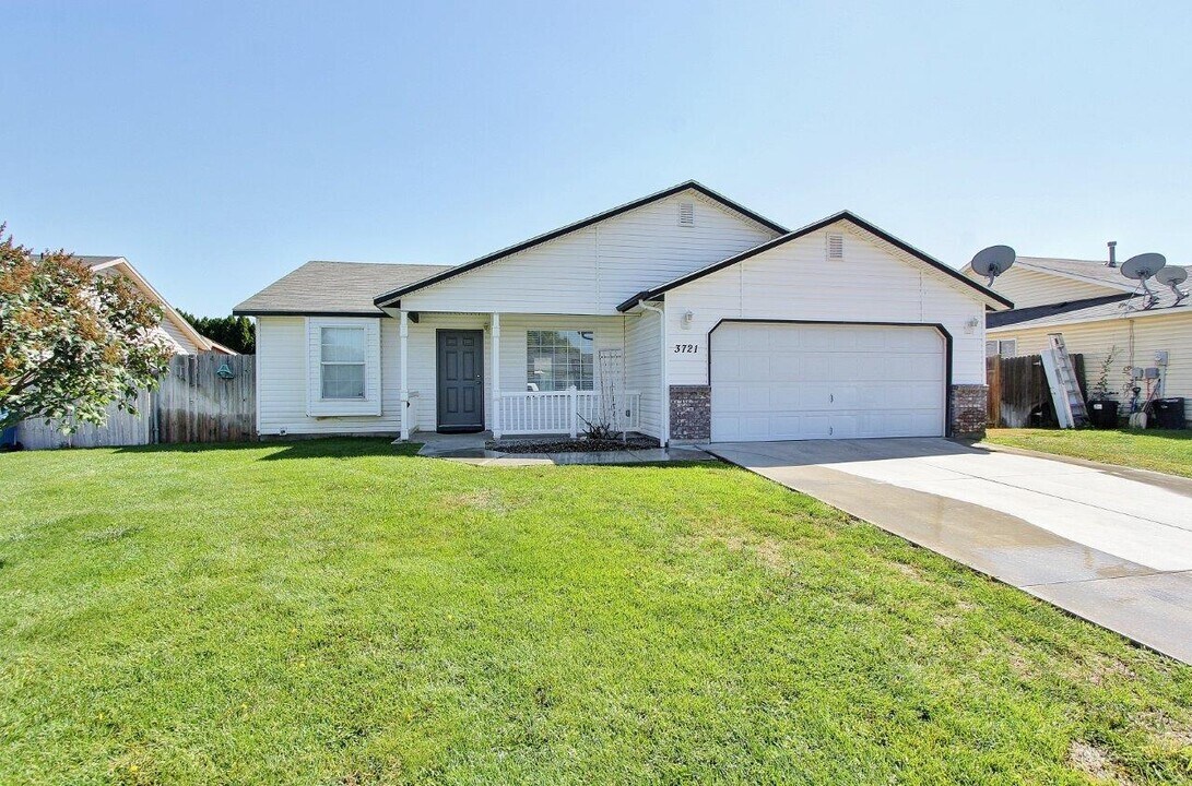 3721 Pierre Ave in Caldwell, ID - Building Photo