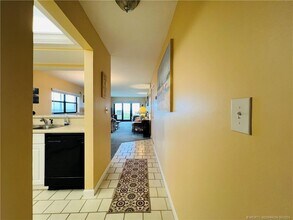 7430 S Ocean Dr in Jensen Beach, FL - Foto de edificio - Building Photo