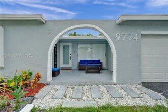 9774 NW 19th Pl in Sunrise, FL - Building Photo - Building Photo