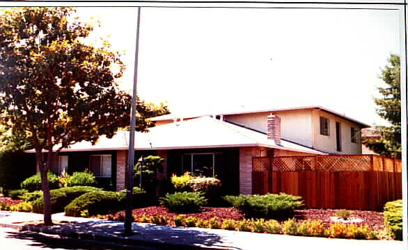 903 Tamarack Ln in Sunnyvale, CA - Building Photo