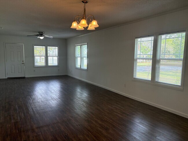 1605 High St in New Bern, NC - Building Photo - Building Photo