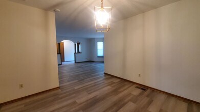 1207 Greenbriar Ct in Norman, OK - Building Photo - Building Photo